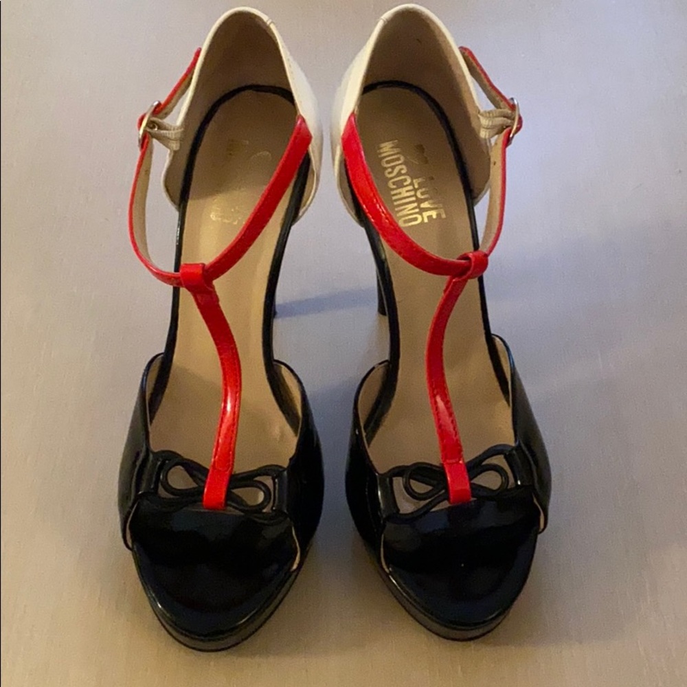 LOVE Moschino Patent leather T-Strap Platforms